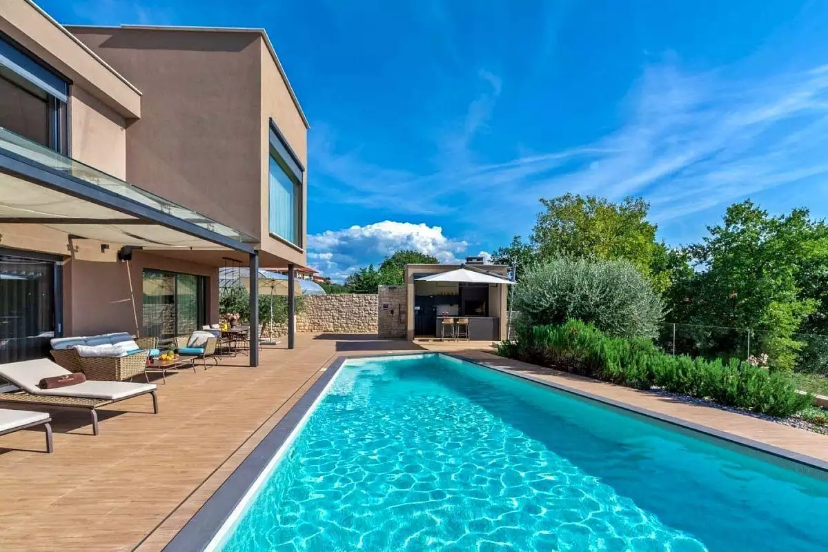 Villa 206m² in Croatia, Umag. Priced at 2080000€ rent photo-3