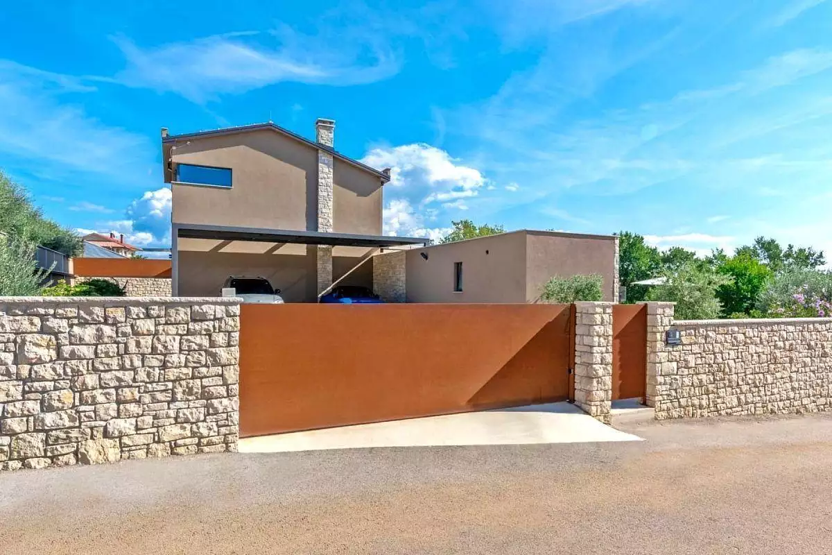 Villa 206m² in Croatia, Umag. Priced at 2080000€ rent photo-1