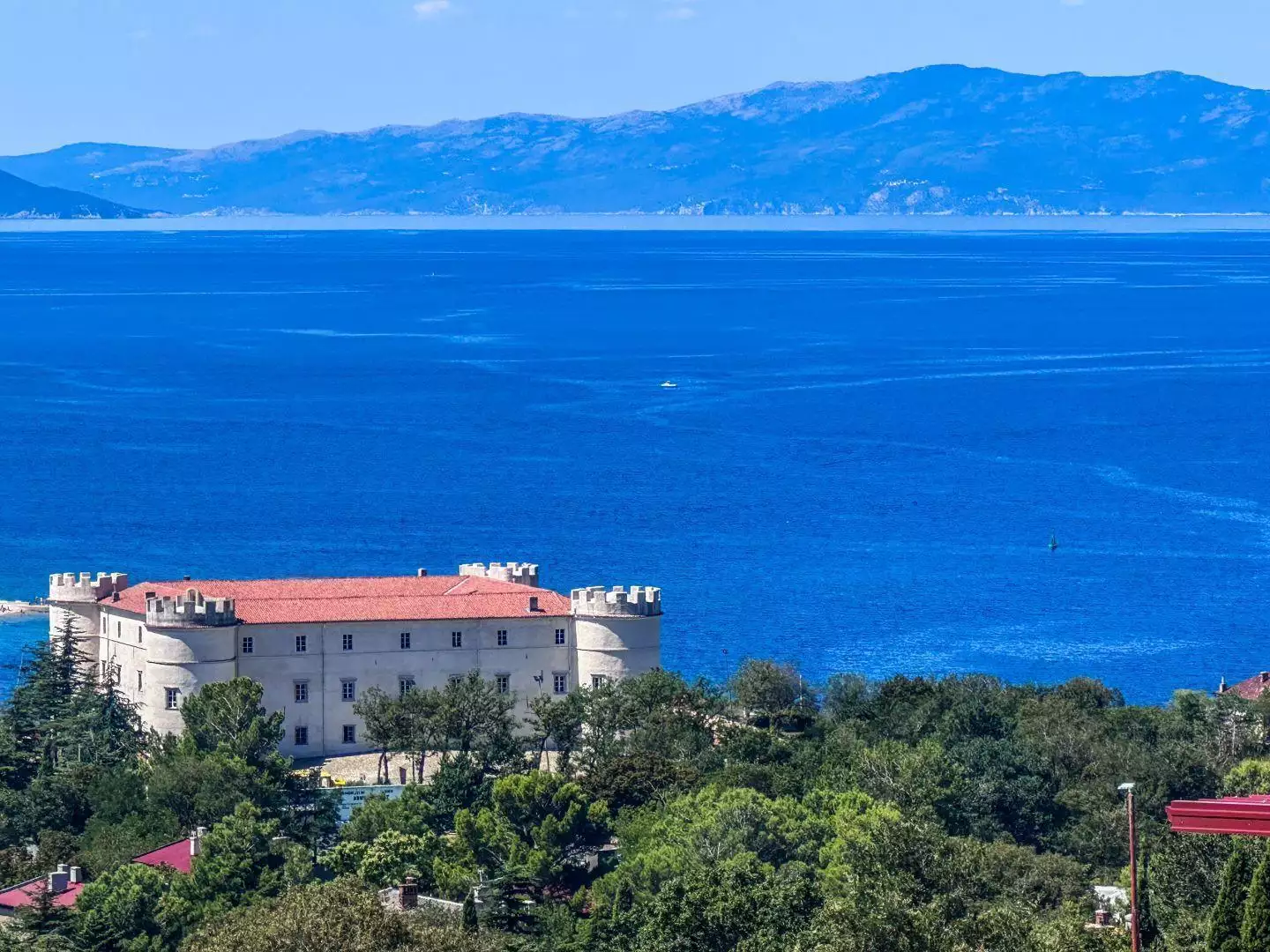 Villa 400m² in Croatia, Kraljevica. Priced at 1100000€ rent photo-2