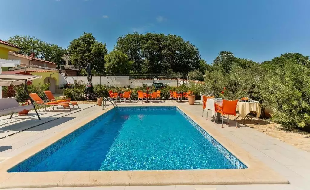 Hotels 325m² in Croatia, Medulin. Priced at 1200000€ rent photo-3