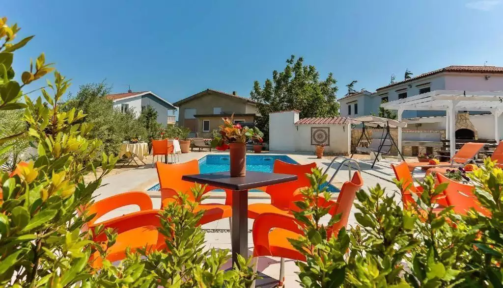 Hotels 325m² in Croatia, Medulin. Priced at 1200000€ rent photo-8