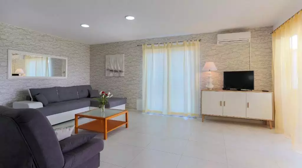 Hotels 325m² in Croatia, Medulin. Priced at 1200000€ rent photo-10