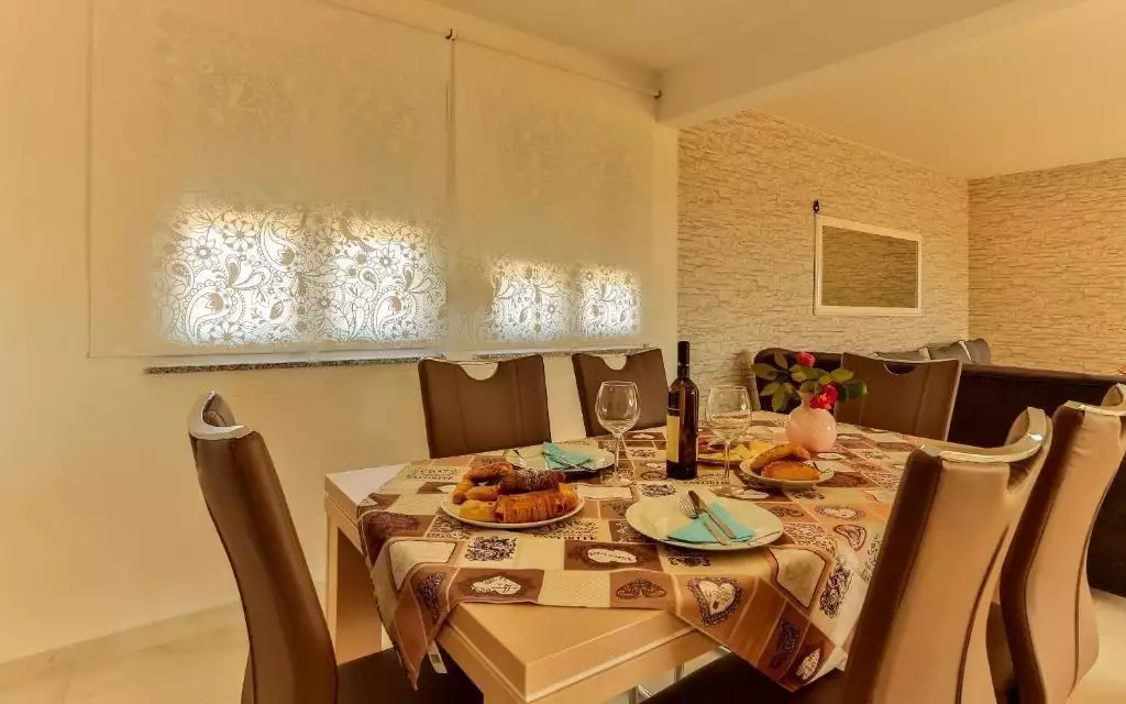 Hotels 325m² in Croatia, Medulin. Priced at 1200000€ rent photo-11