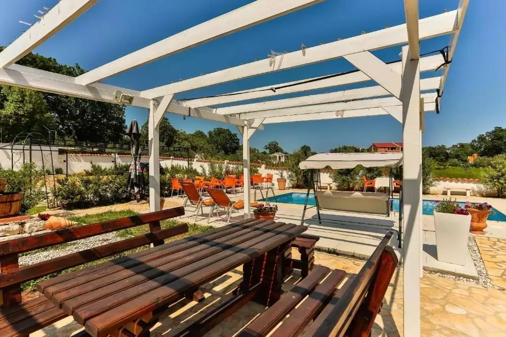 Hotels 325m² in Croatia, Medulin. Priced at 1200000€ rent photo-20