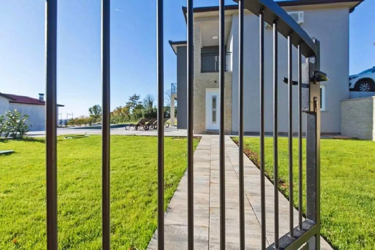 Villa 147m² in Croatia, Labin. Priced at 630000€ rent photo-2