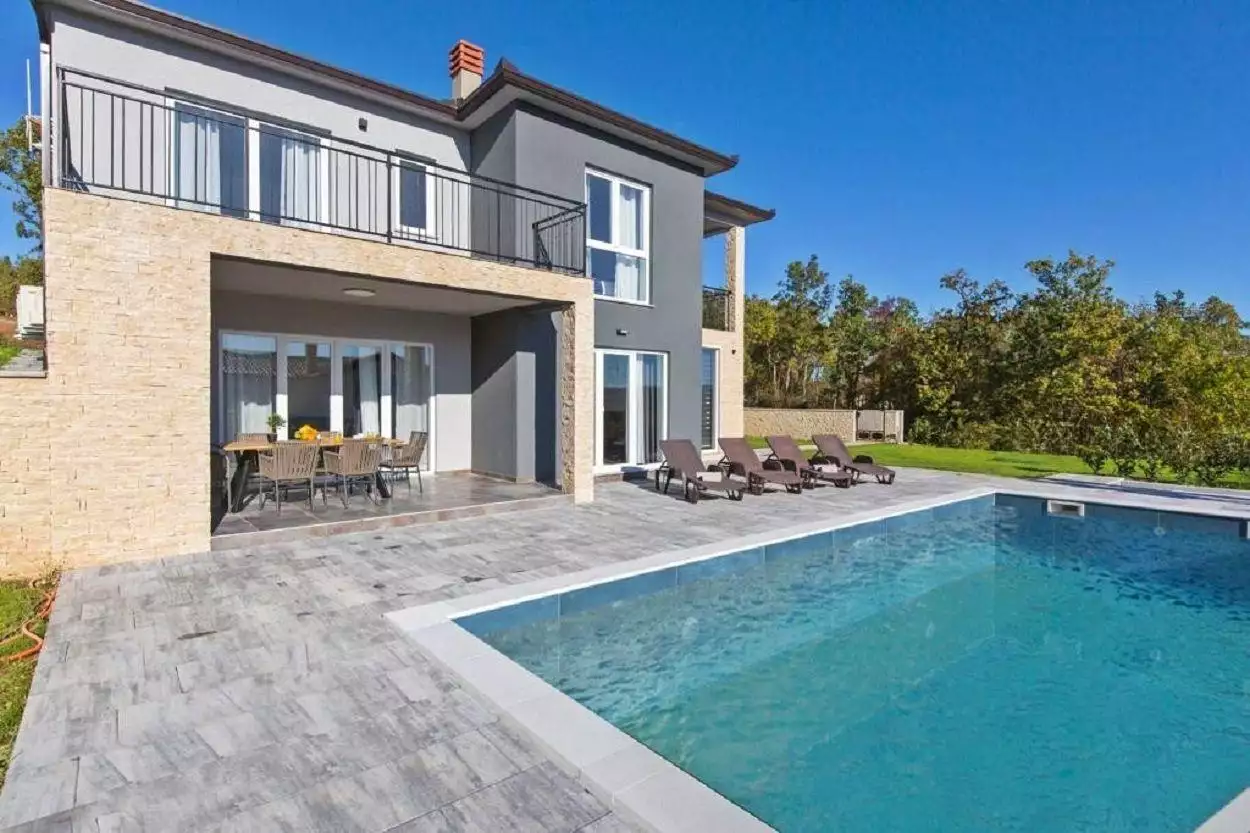 Villa 147m² in Croatia, Labin. Priced at 630000€ rent photo-4