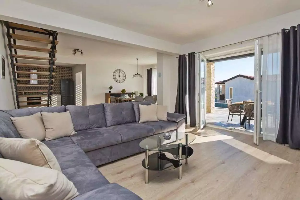 Villa 147m² in Croatia, Labin. Priced at 630000€ rent photo-7