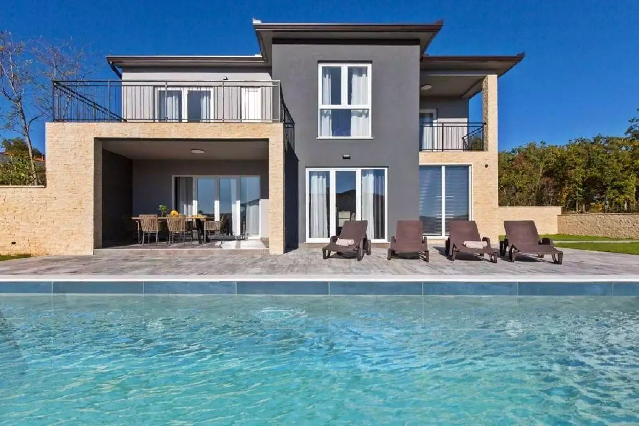 Villa 147m² in Croatia, Labin. Priced at 630000€ rent photo-1