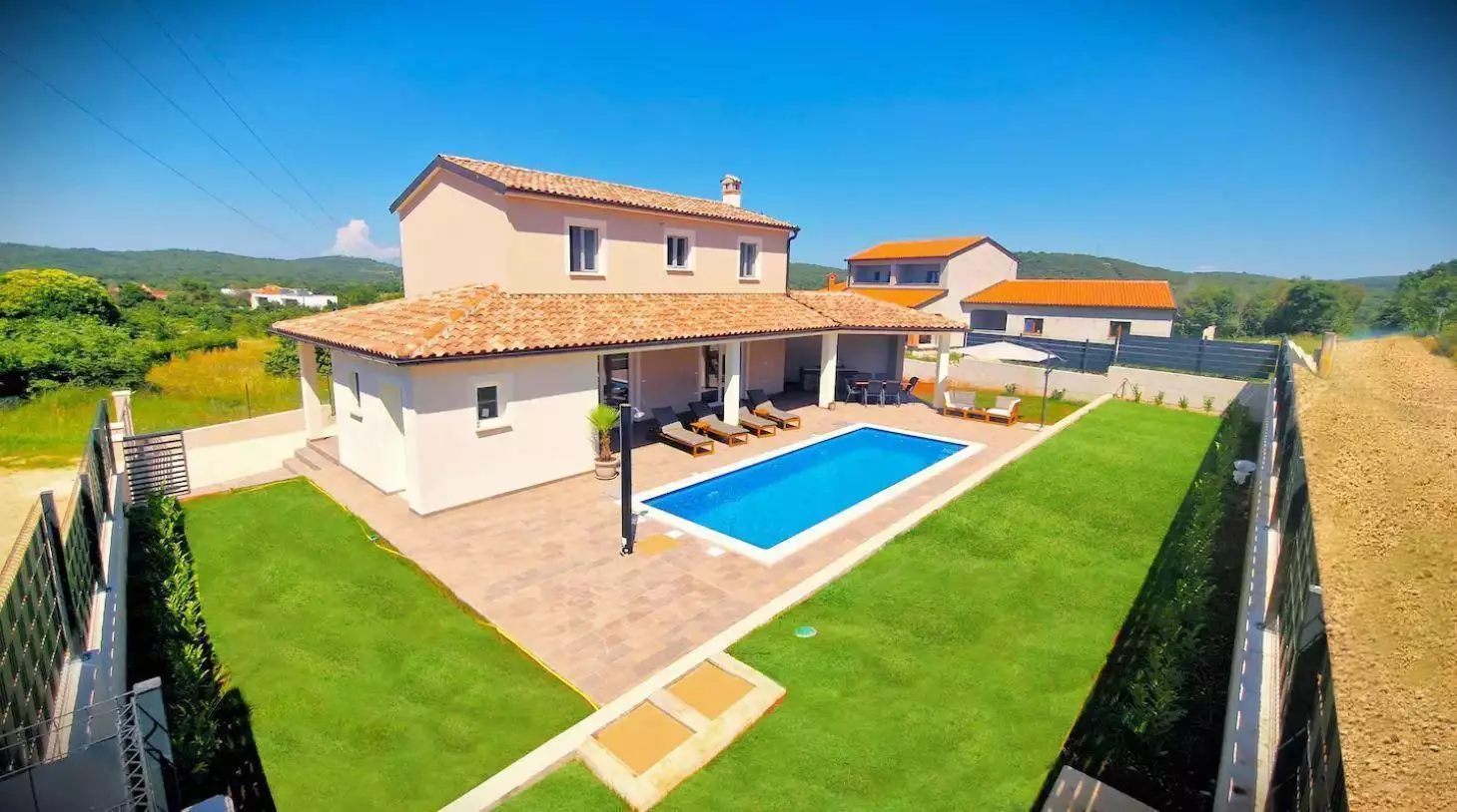 Villa 127m² in Croatia, Rovinj. Priced at 750000€ rent photo-3