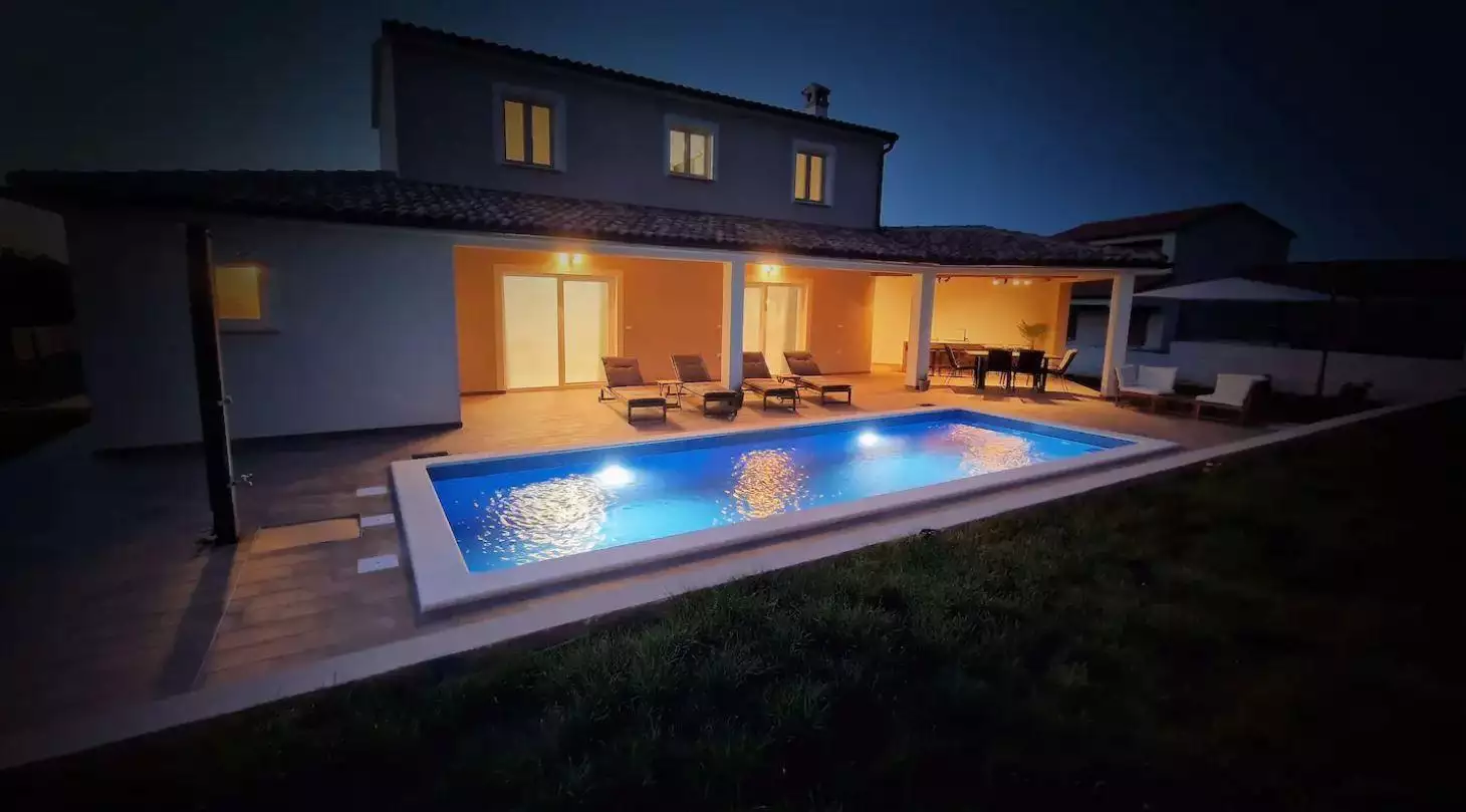 Villa 127m² in Croatia, Rovinj. Priced at 750000€ rent photo-5