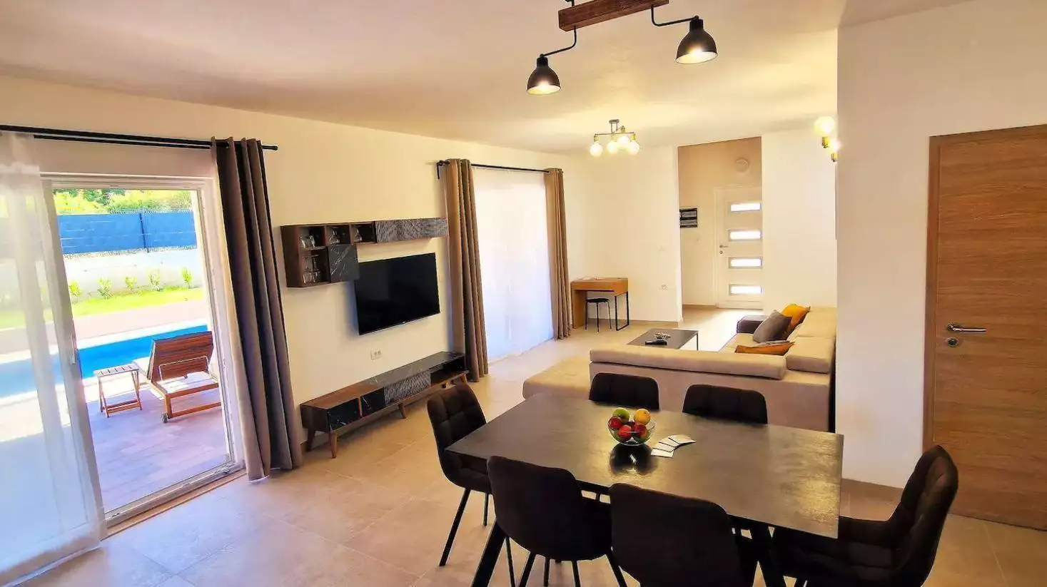 Villa 127m² in Croatia, Rovinj. Priced at 750000€ rent photo-12