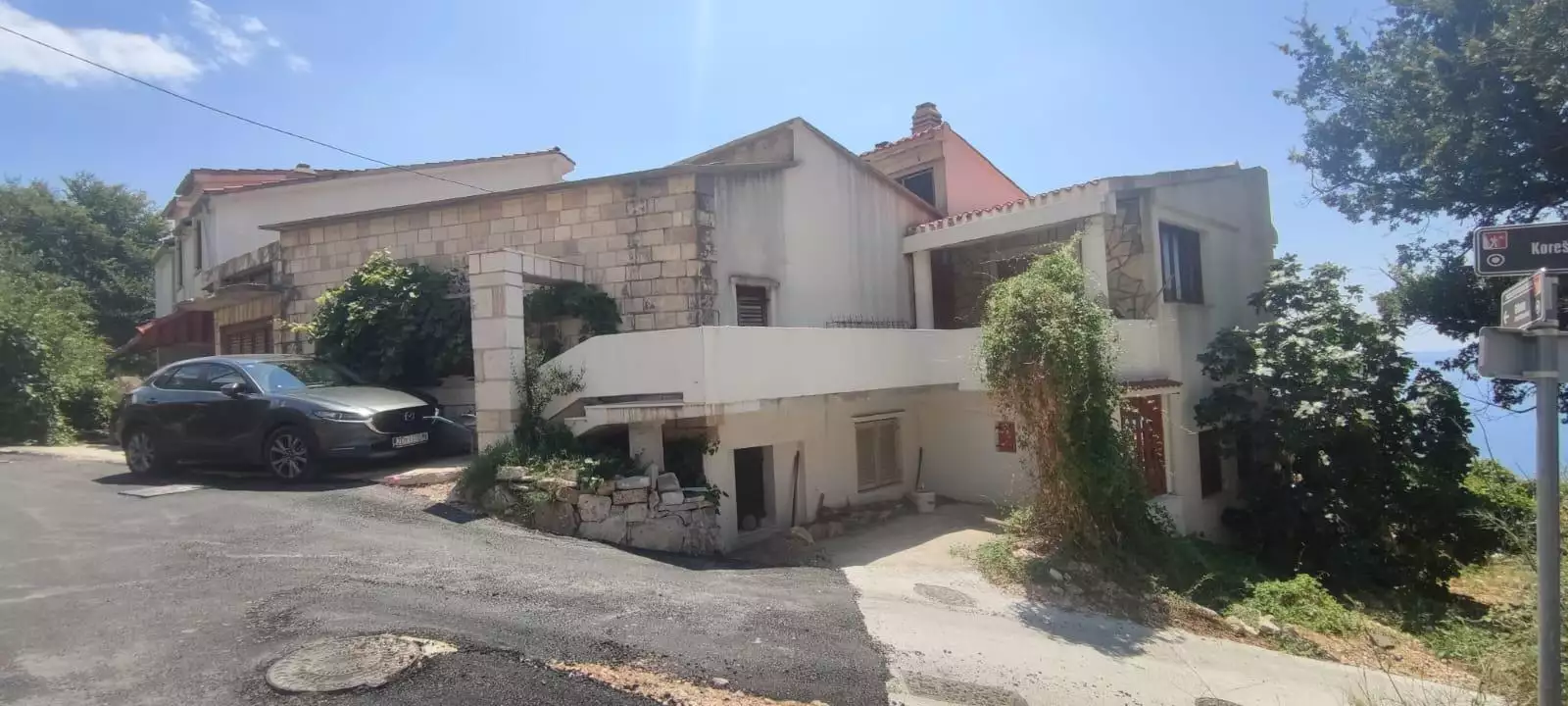 Villa 300m² in Croatia, Podstrana. Priced at 650000€ rent photo-7