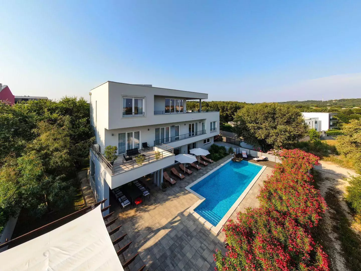 Villa 330m² in Croatia, Medulin. Priced at 1190000€ rent photo-2