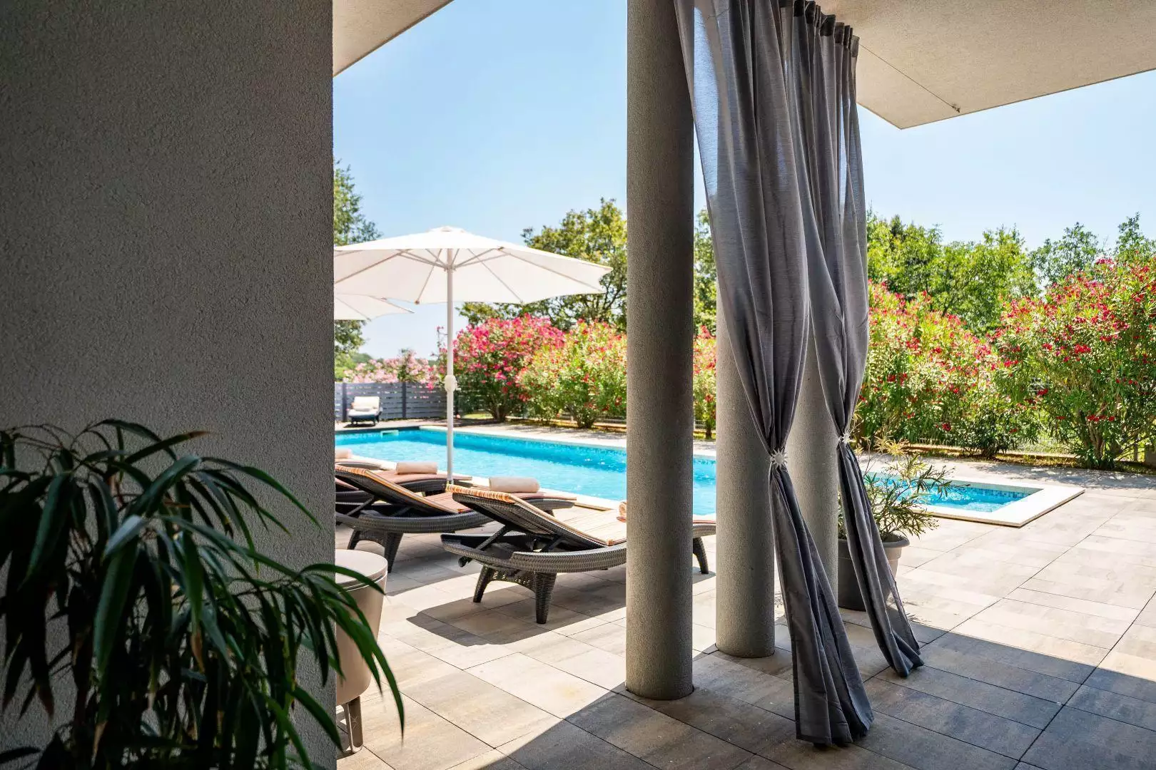 Villa 330m² in Croatia, Medulin. Priced at 1190000€ rent photo-7