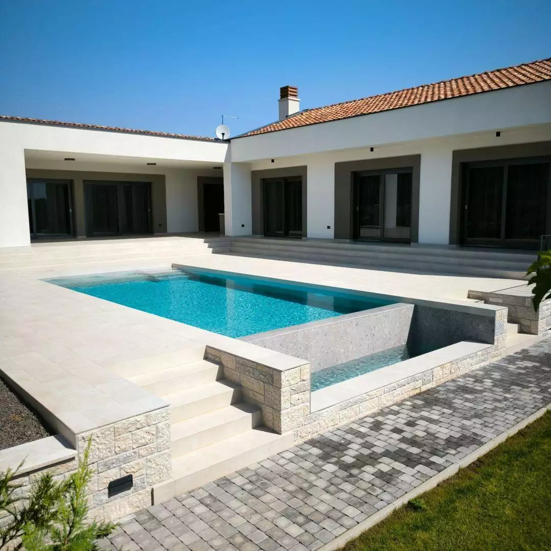 Villa 291m² in Croatia, Rovinj. Priced at 990000€ rent photo-24