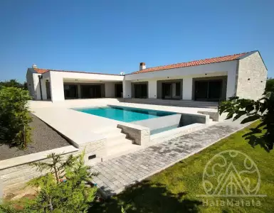 Buy in Croatia for 990000€