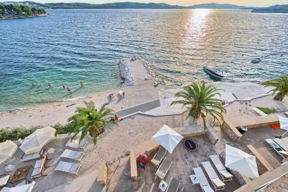 Villa 300m² in Croatia, Ciovo. Priced at 1900000€ rent photo-1
