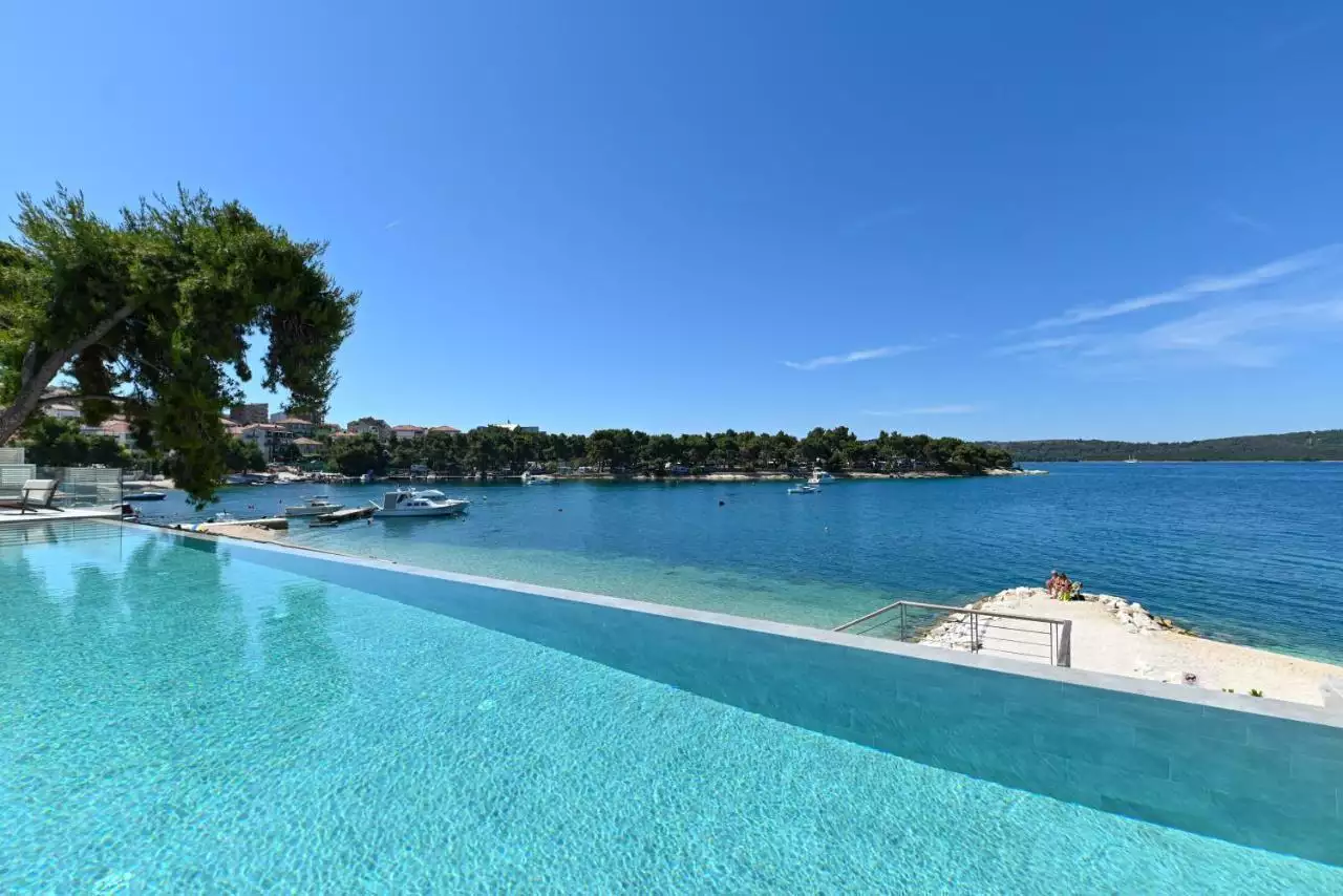 Villa 300m² in Croatia, Ciovo. Priced at 1900000€ rent photo-3