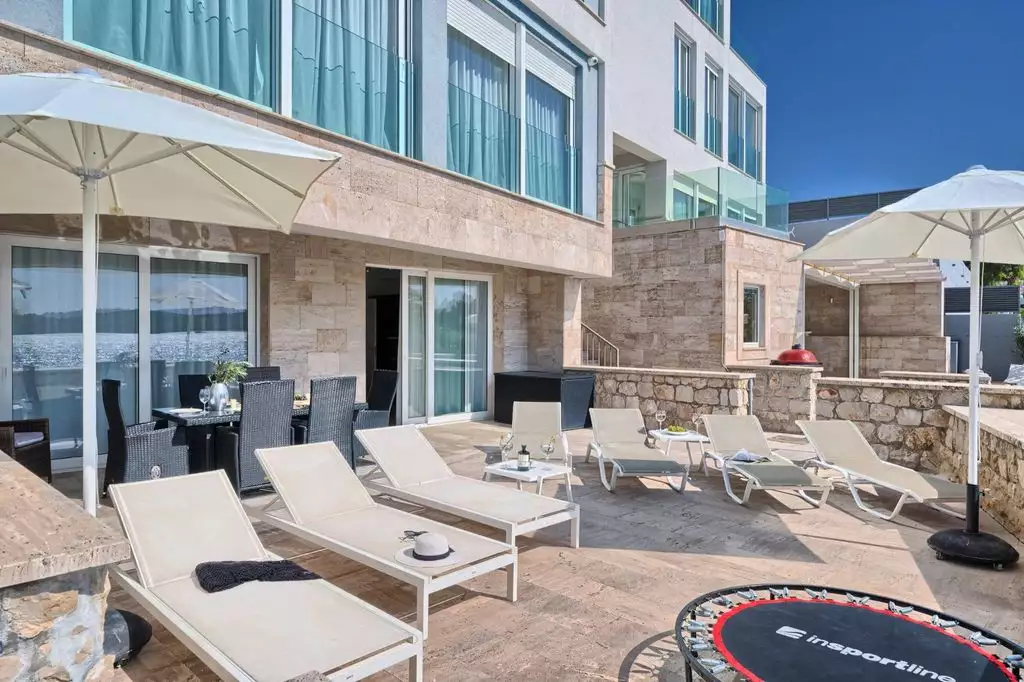 Villa 300m² in Croatia, Ciovo. Priced at 1900000€ rent photo-10