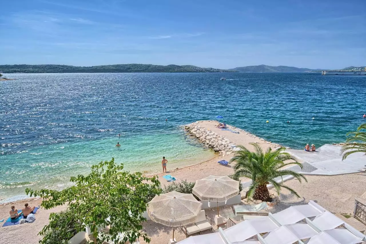 Villa 300m² in Croatia, Ciovo. Priced at 1900000€ rent photo-12