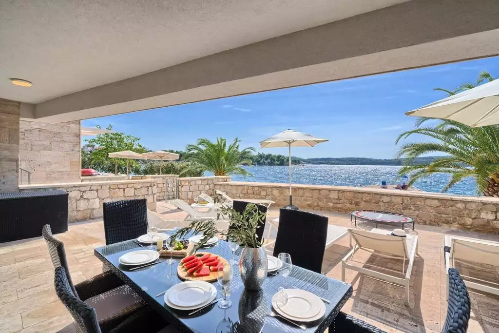 Villa 300m² in Croatia, Ciovo. Priced at 1900000€ rent photo-13