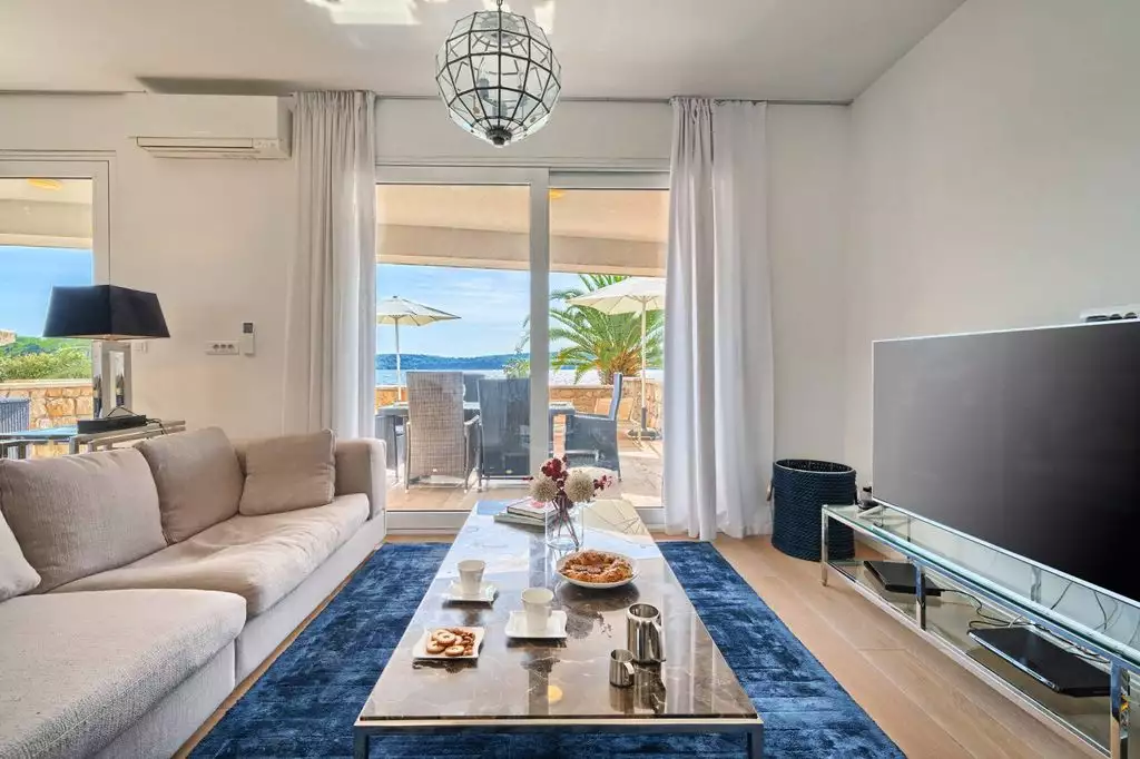 Villa 300m² in Croatia, Ciovo. Priced at 1900000€ rent photo-20