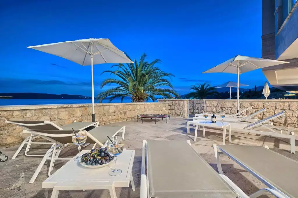 Villa 300m² in Croatia, Ciovo. Priced at 1900000€ rent photo-24