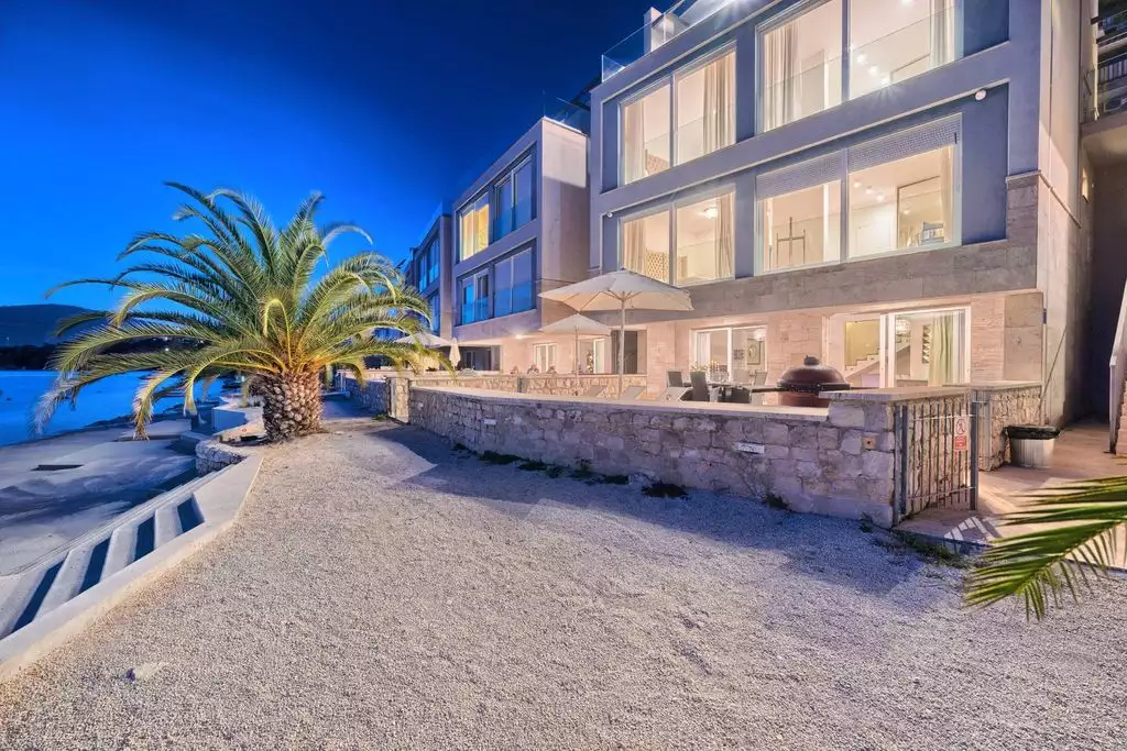 Villa 300m² in Croatia, Ciovo. Priced at 1900000€ rent photo-25