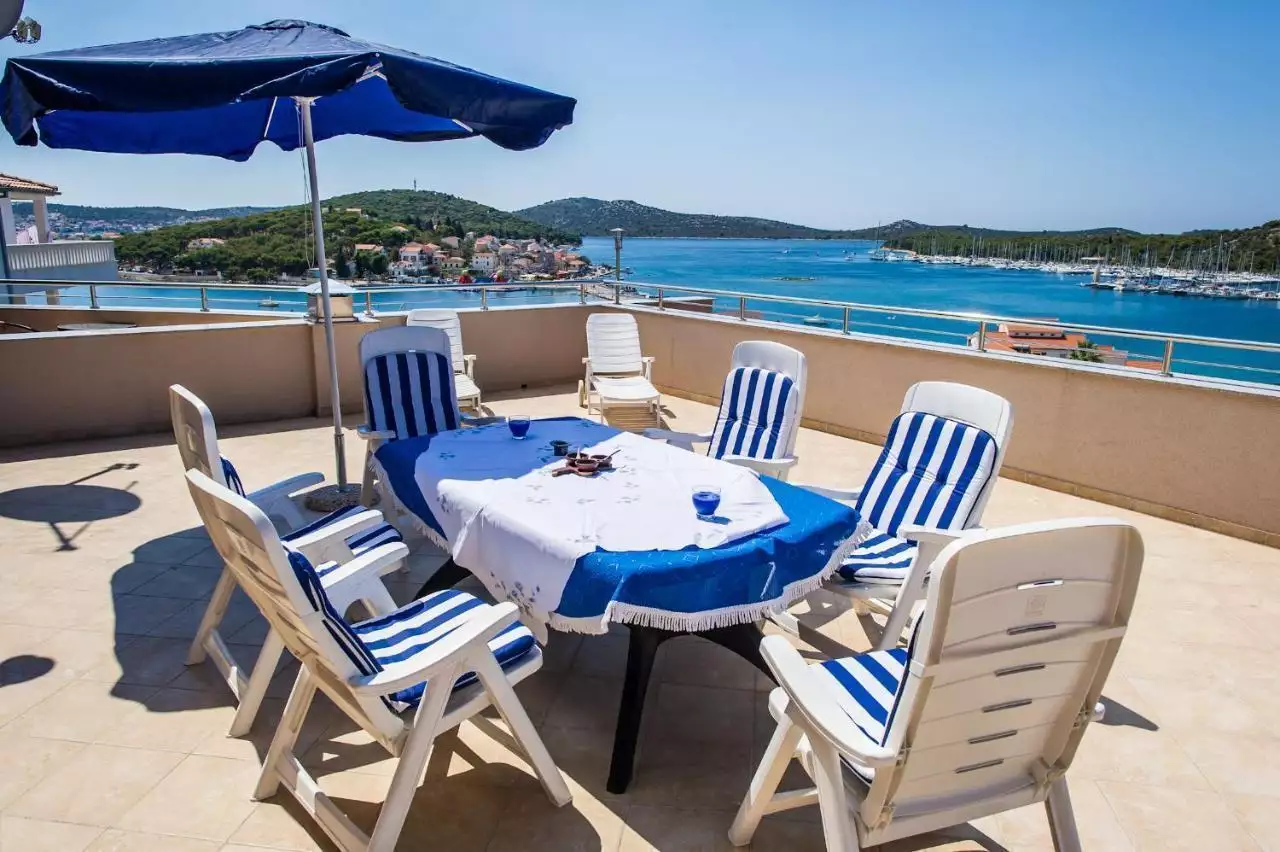 Villa 440m² in Croatia, Rogoznica. Priced at 1350000€ rent photo-2