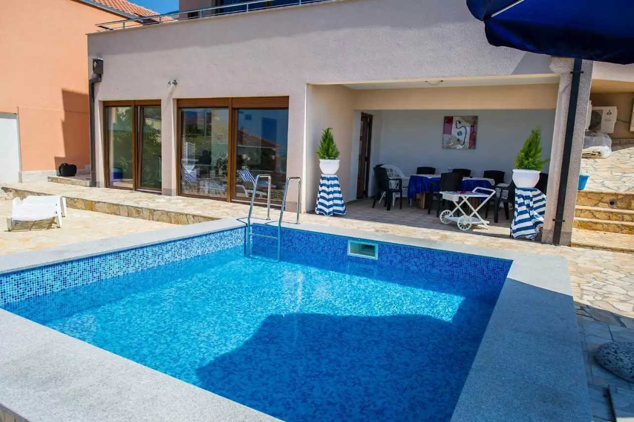 Villa 440m² in Croatia, Rogoznica. Priced at 1350000€ rent photo-4