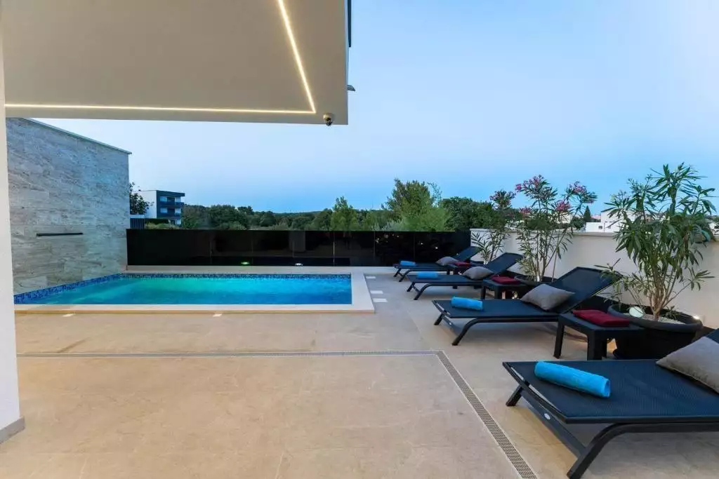 Villa 175m² in Croatia, Medulin. Priced at 950000€ rent photo-6