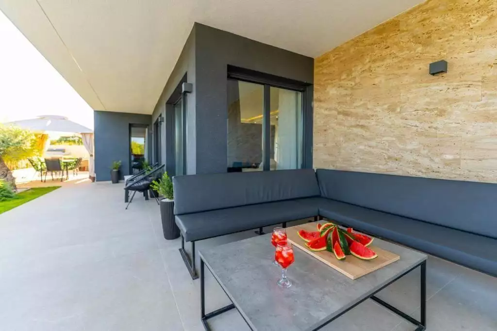 Villa 175m² in Croatia, Medulin. Priced at 950000€ rent photo-13