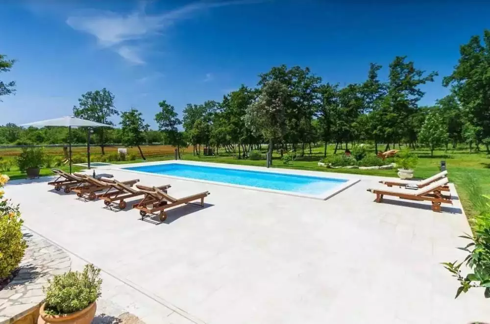 Villa 224m² in Croatia, Rovinj. Priced at 2450000€ rent photo-1