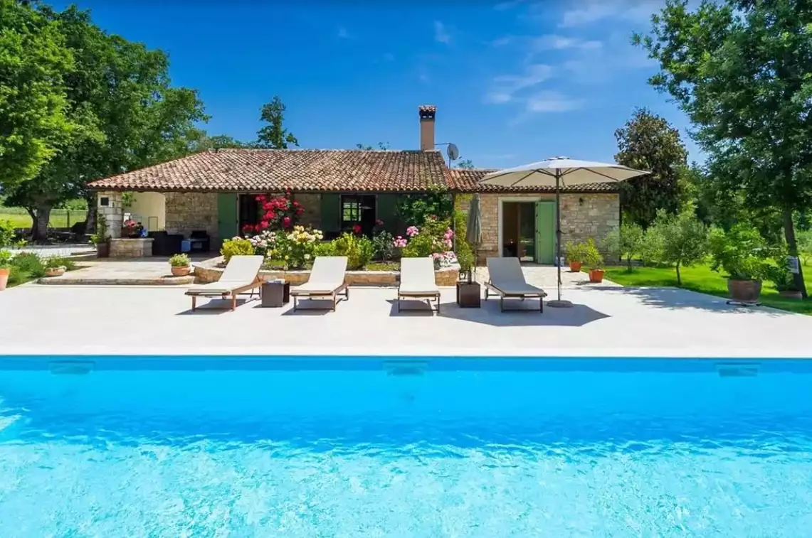 Villa 224m² in Croatia, Rovinj. Priced at 2450000€ rent photo-3