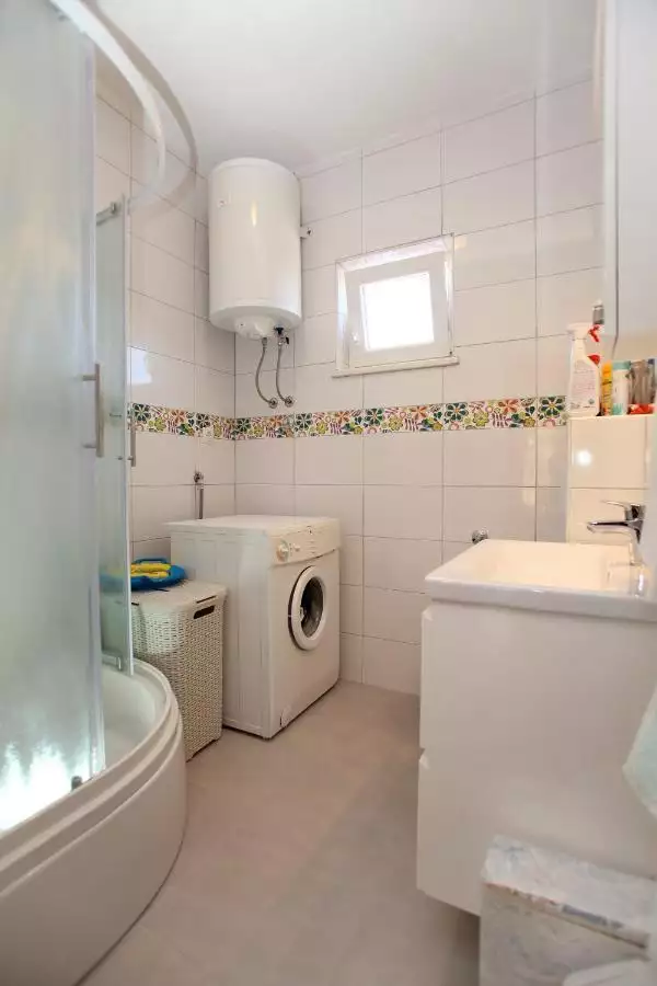 Hotels 490m² in Croatia, Ciovo. Priced at 795000€ rent photo-10