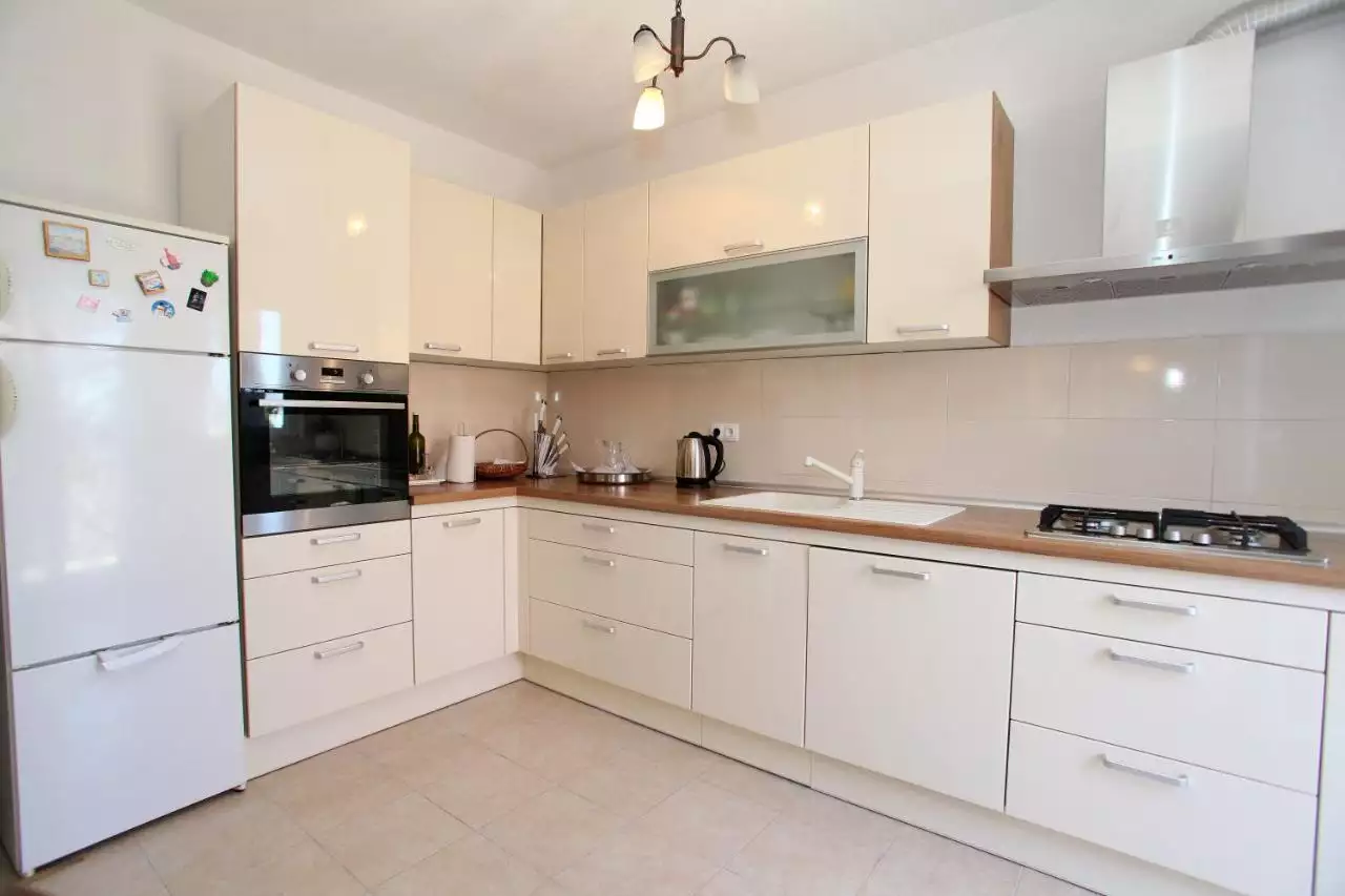Hotels 490m² in Croatia, Ciovo. Priced at 795000€ rent photo-12