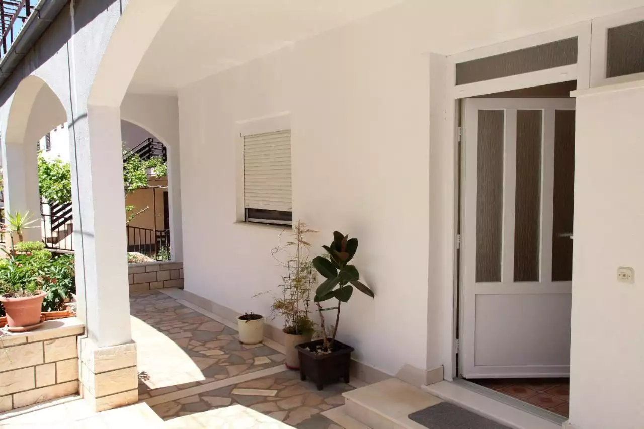 Hotels 490m² in Croatia, Ciovo. Priced at 795000€ rent photo-13