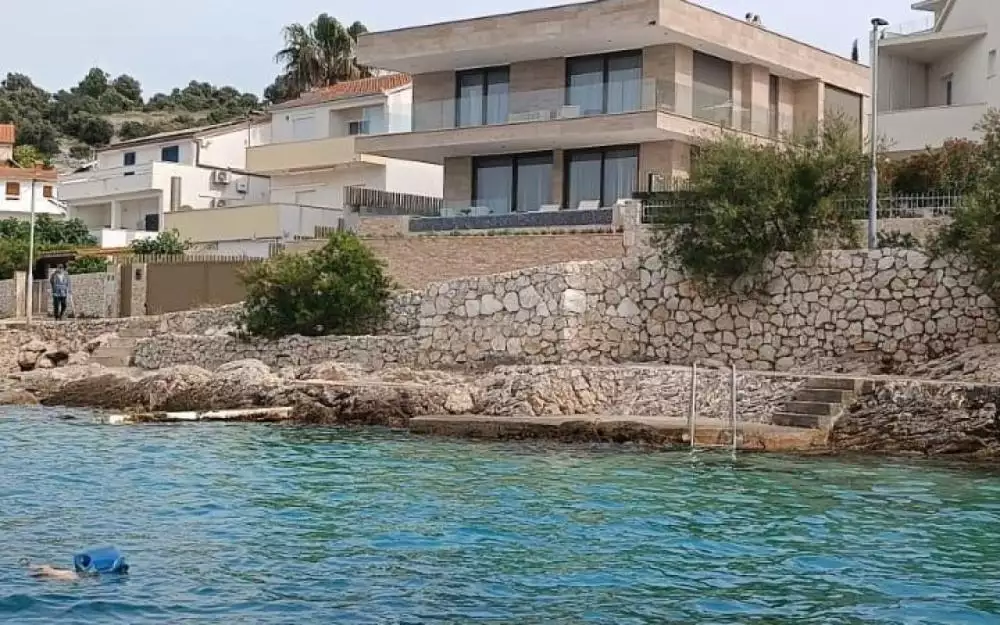 Villa 340m² in Croatia, Rogoznica. Priced at 2750000€ rent photo-1