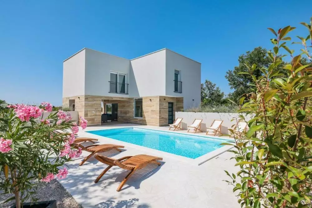 Villa 160m² in Croatia, Nin. Priced at 570000€ rent photo-1