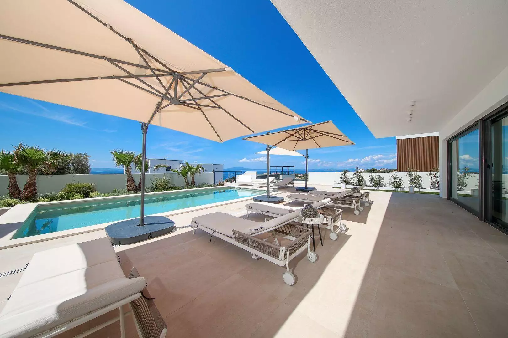 Villa 302m² in Croatia, Novalja. Priced at 1470000€ rent photo-3