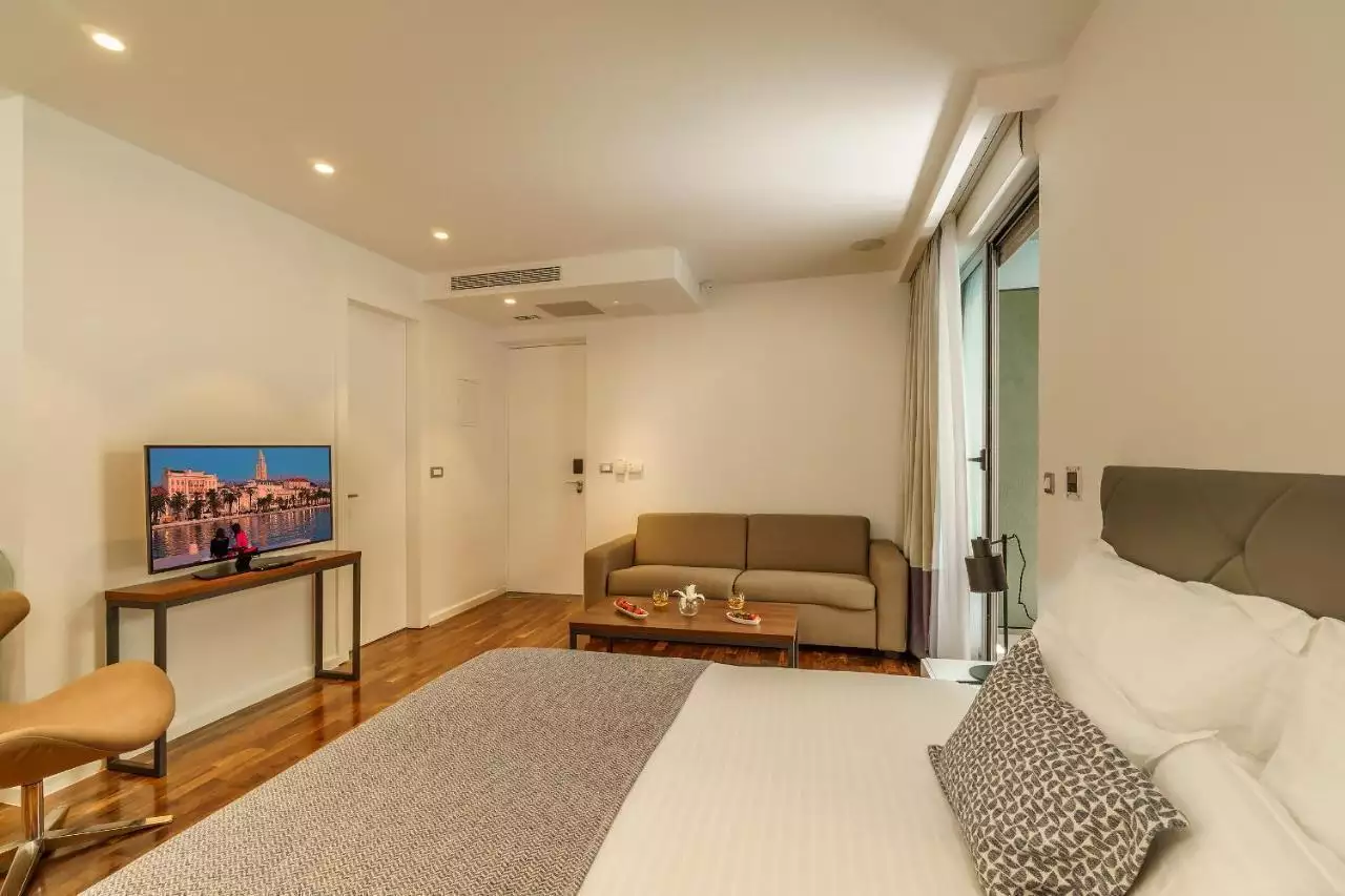 Hotels 494m² in Croatia, Split. Priced at 2600000€ rent photo-11