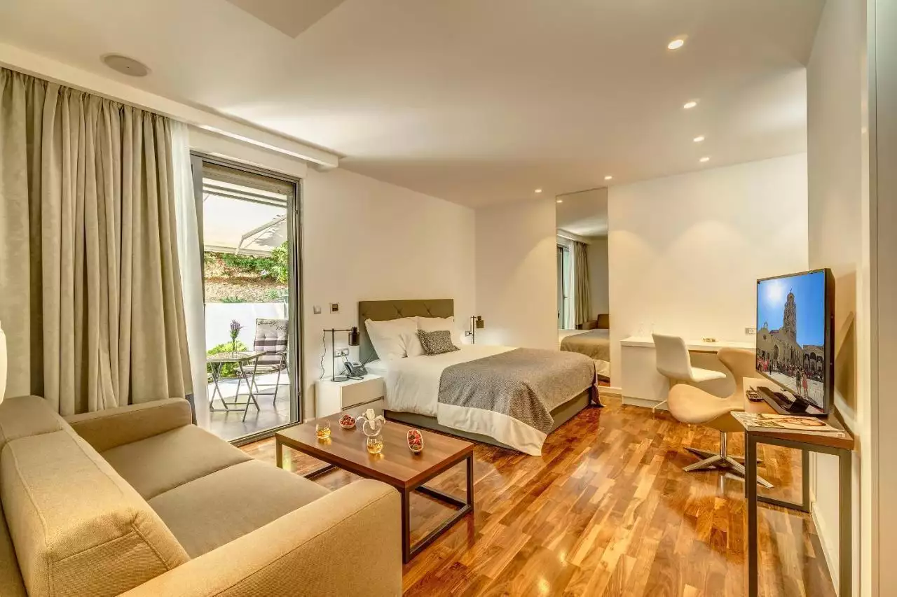 Hotels 494m² in Croatia, Split. Priced at 2600000€ rent photo-12