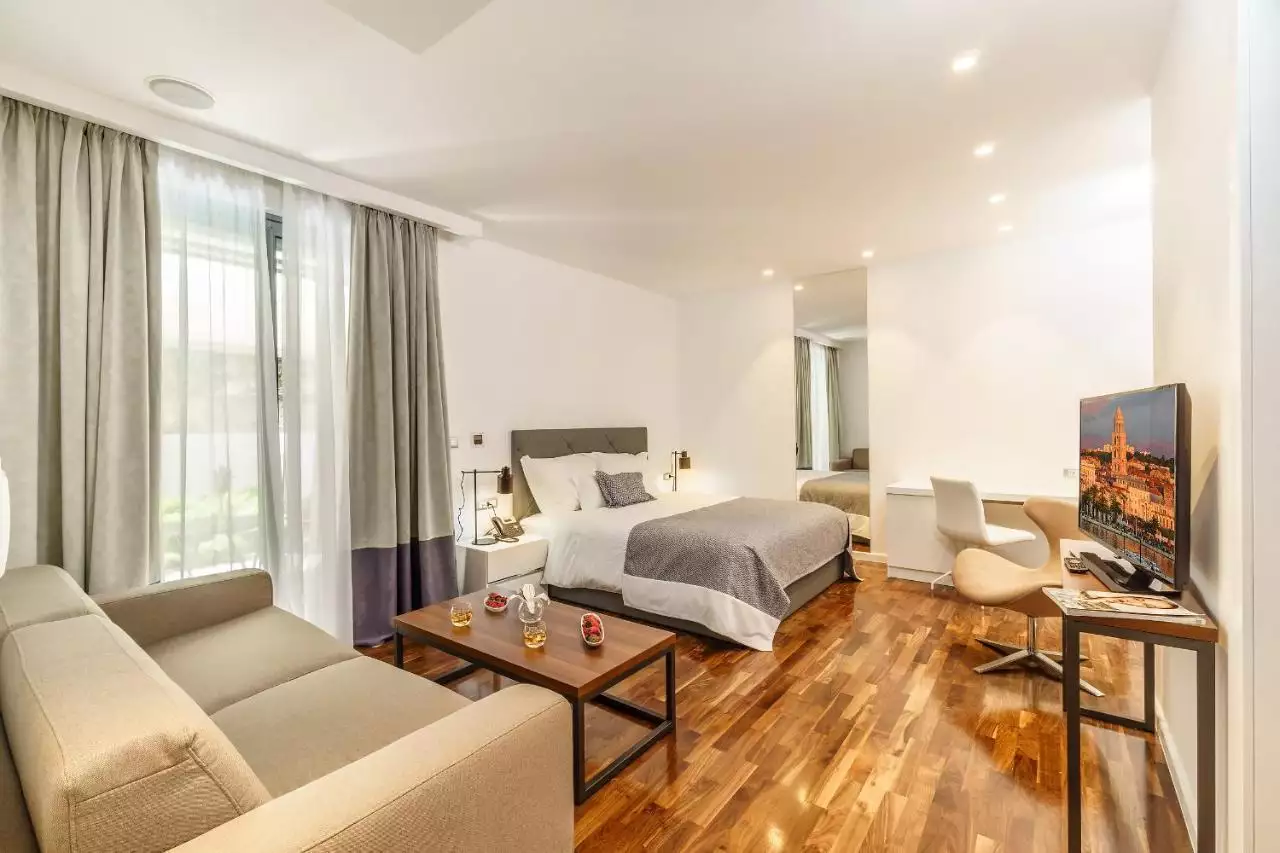 Hotels 494m² in Croatia, Split. Priced at 2600000€ rent photo-13