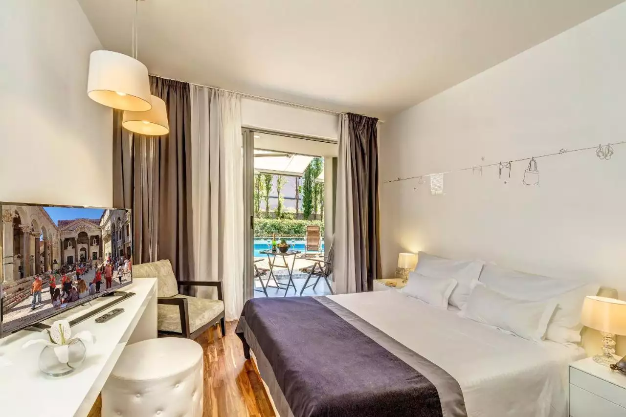 Hotels 494m² in Croatia, Split. Priced at 2600000€ rent photo-14
