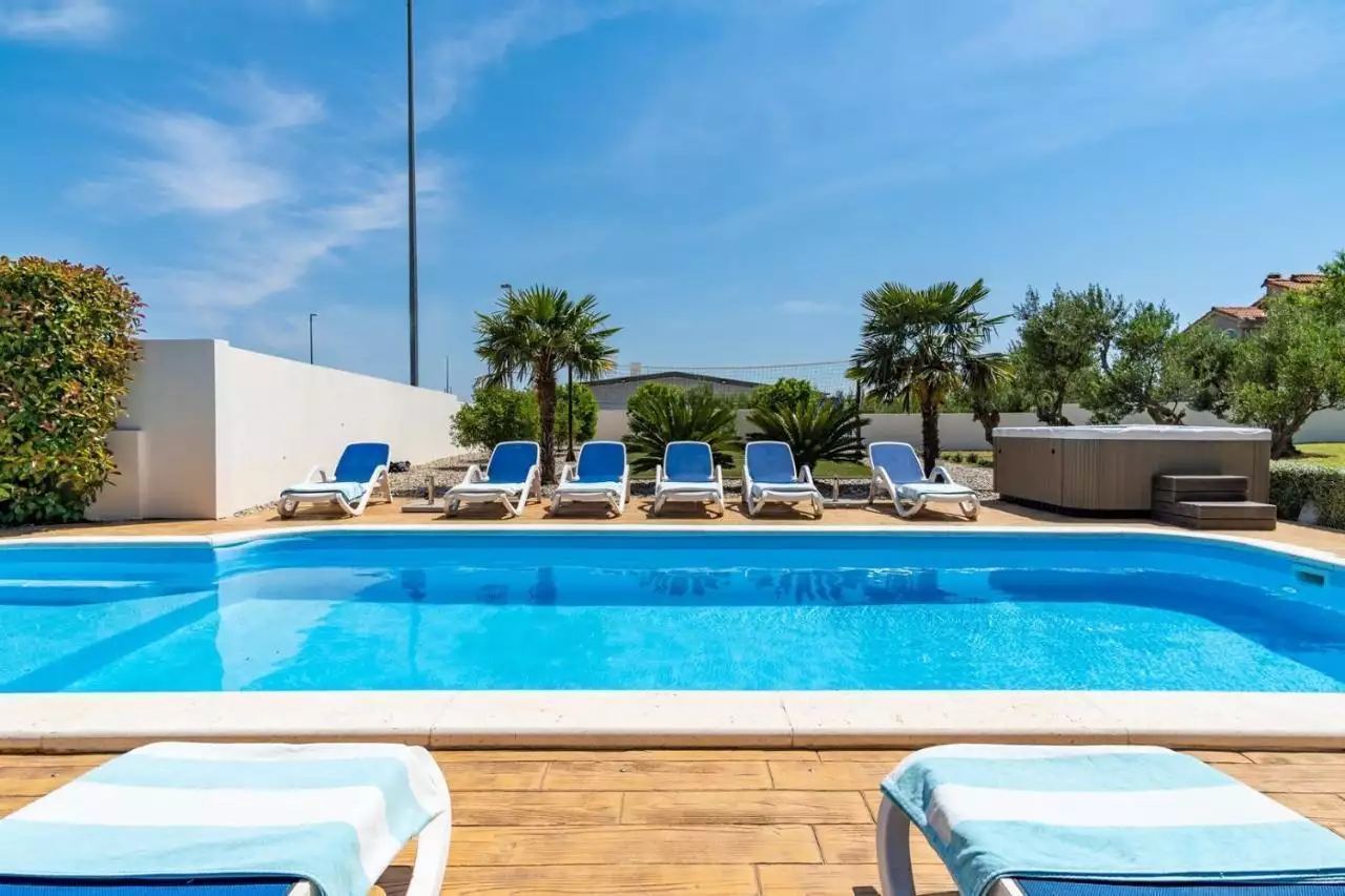 Villa 333m² in Croatia, Kastela. Priced at 970000€ rent photo-4