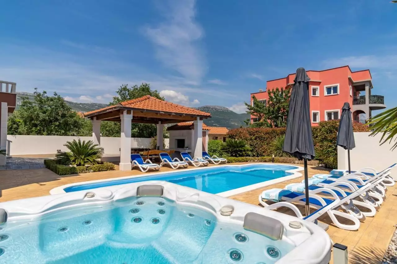 Villa 333m² in Croatia, Kastela. Priced at 970000€ rent photo-6