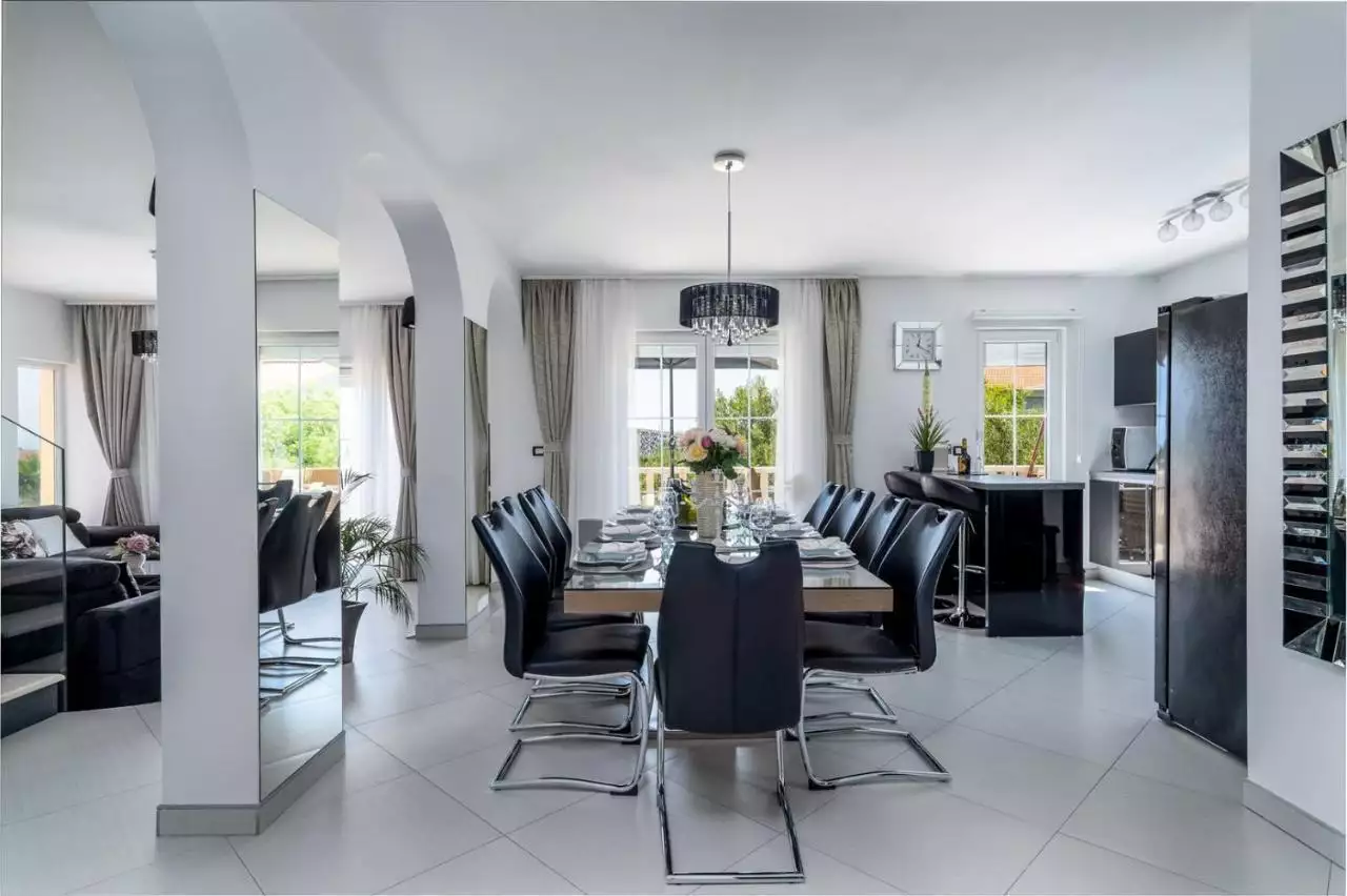 Villa 333m² in Croatia, Kastela. Priced at 970000€ rent photo-14