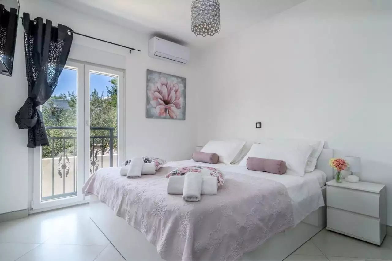 Villa 333m² in Croatia, Kastela. Priced at 970000€ rent photo-18