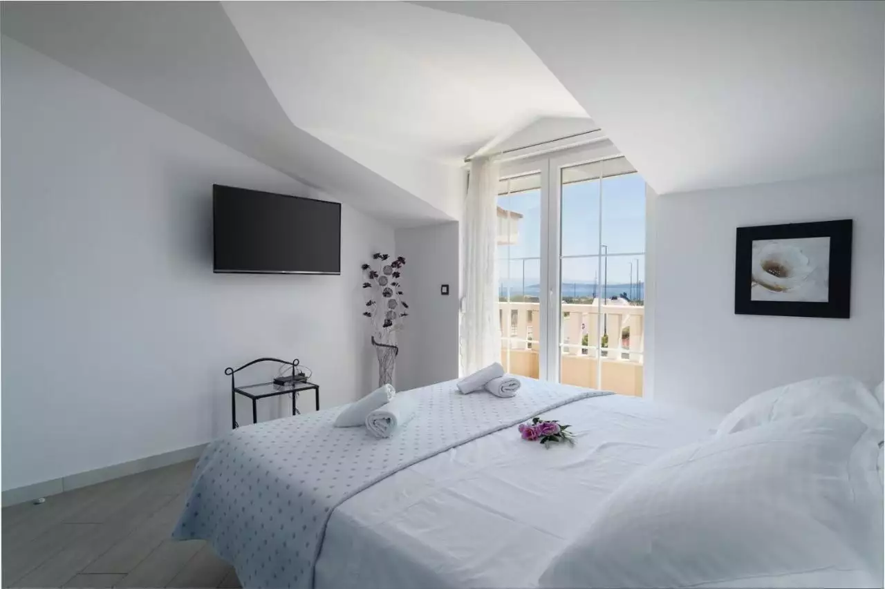 Villa 333m² in Croatia, Kastela. Priced at 970000€ rent photo-21