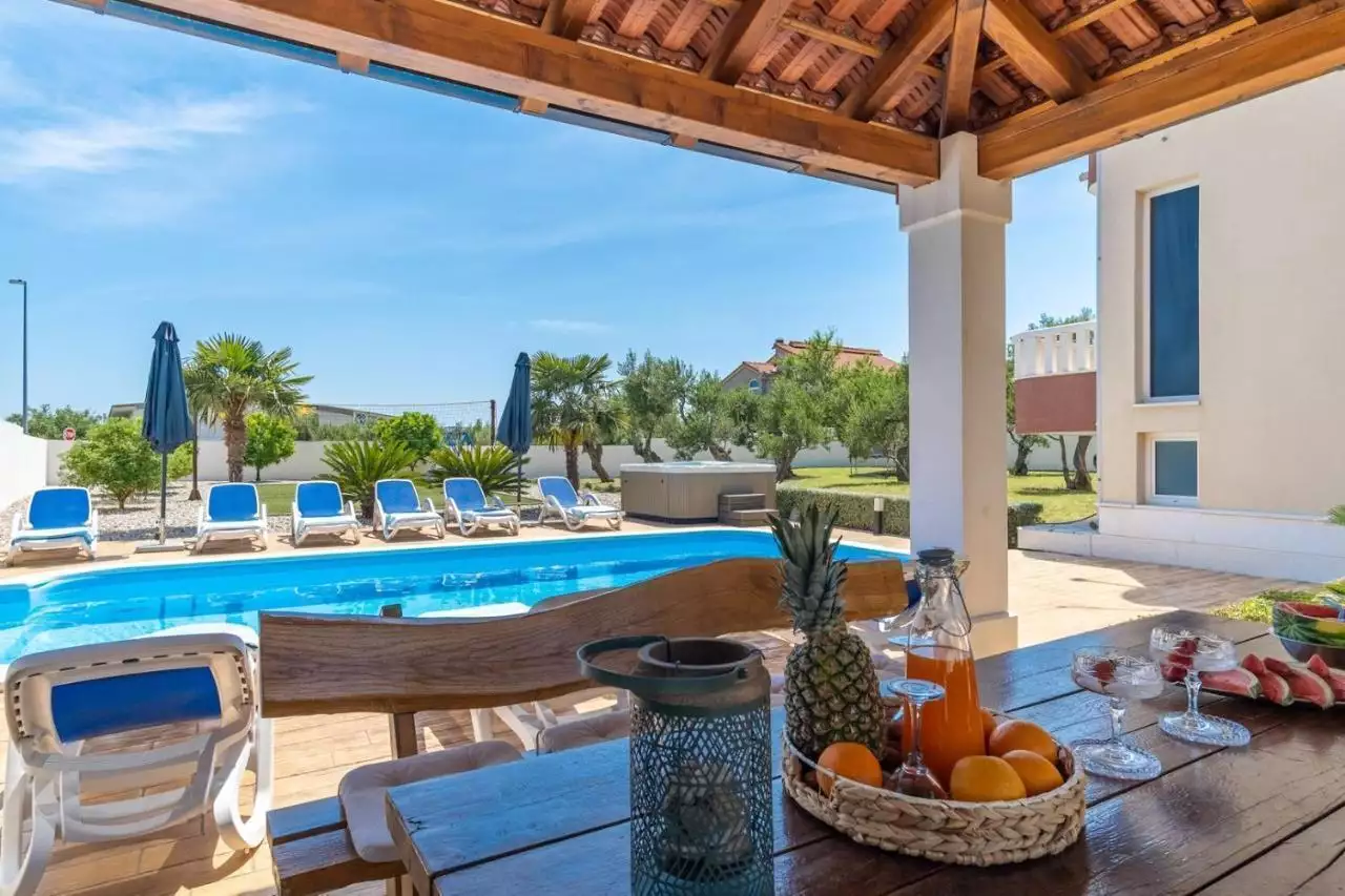 Villa 333m² in Croatia, Kastela. Priced at 970000€ rent photo-22